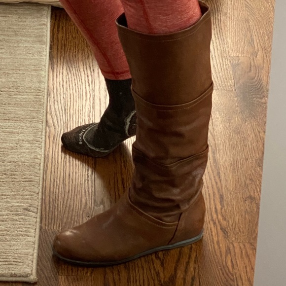 Stuart Weitzman brown boots - Picture 7 of 8